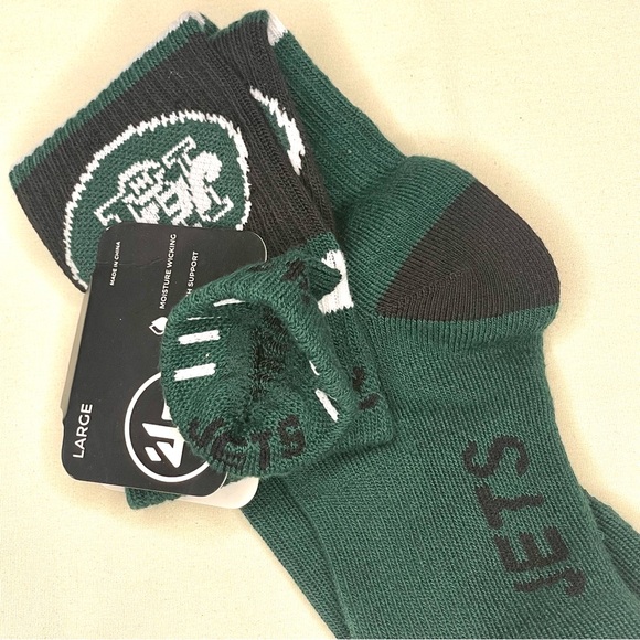 2 pairs of New York Jets athletic crew socks - Picture 6 of 7